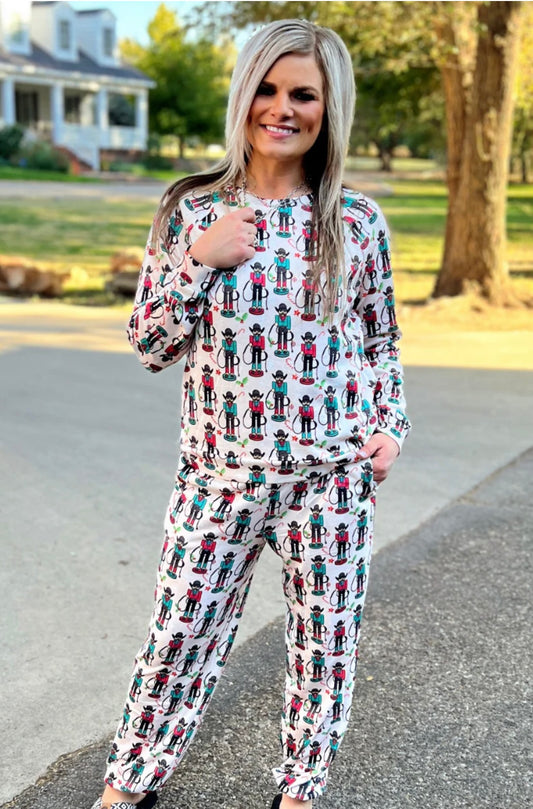 The Ropin Around The Christmas Tree Pants Set